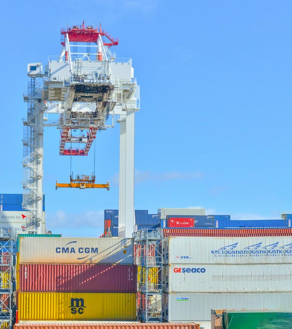Inline Container Cranes Infinops singapore – Reach stacker